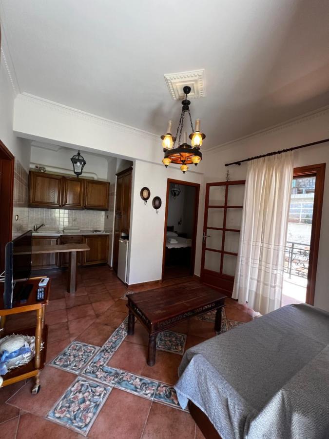 Limeni Studios Luaran gambar